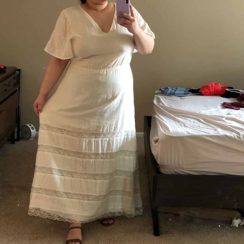 ☁️🦢🐚IVORY DRESS🐚🦢☁️ - Picture 6 of 6